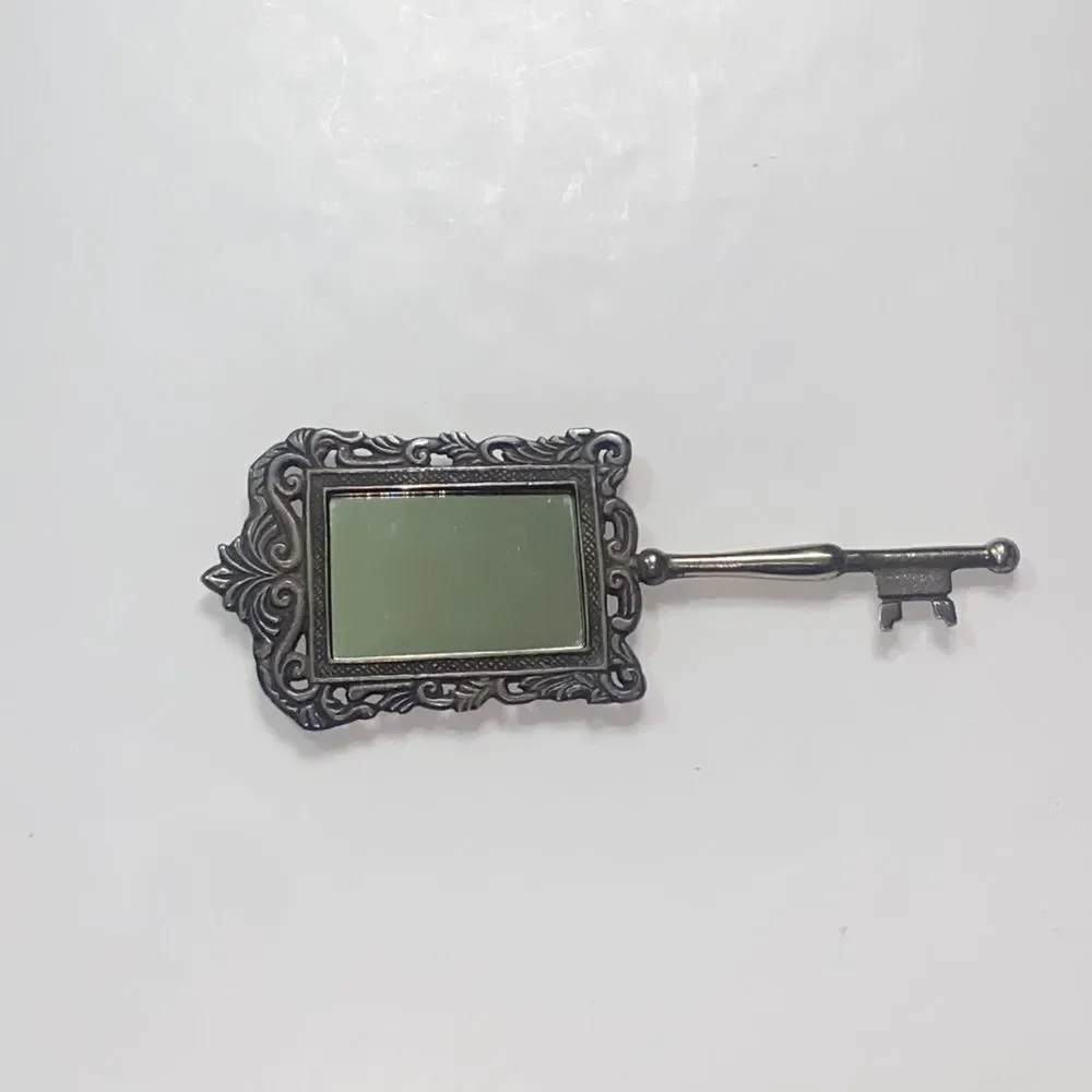 Vintage Style Hand Mirror Skeleton Key Picture Frame Wonderland Made In India - Picture 3 of 12